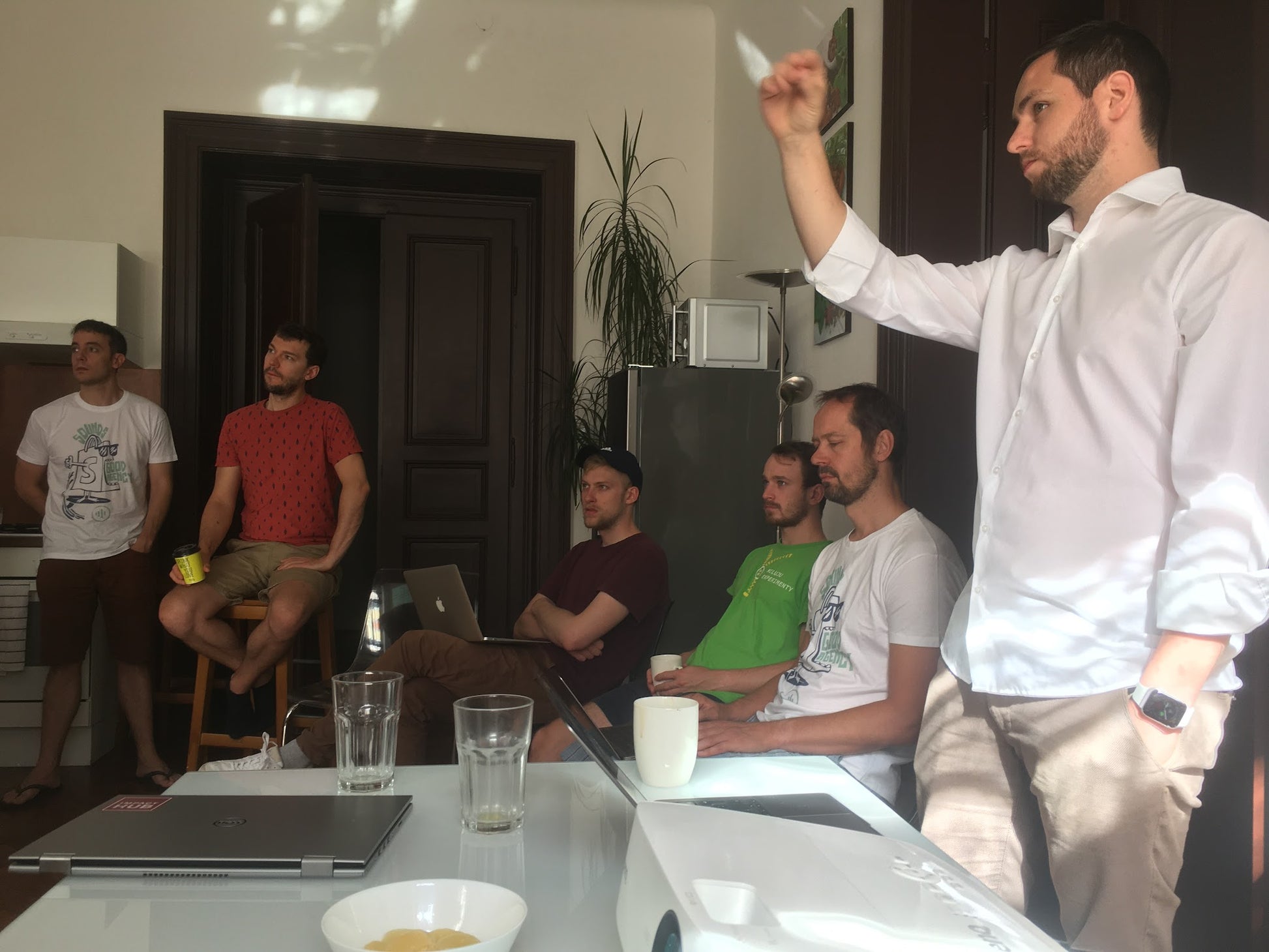 Konzultace, workshopy a školení